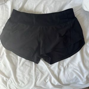 Lululemon speed up shorts size 4, 2.5 inch inseam